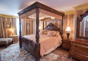 Four-Poster Bed in Declaration Suite (101)