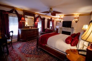 Estate Room 303